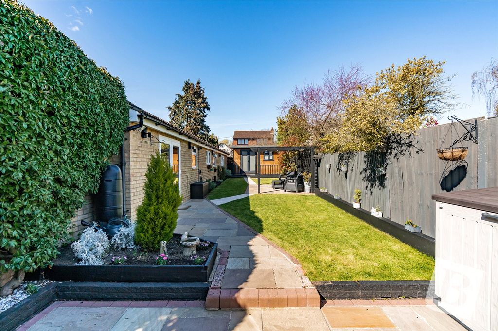 Property photo 3 of 22 Garden