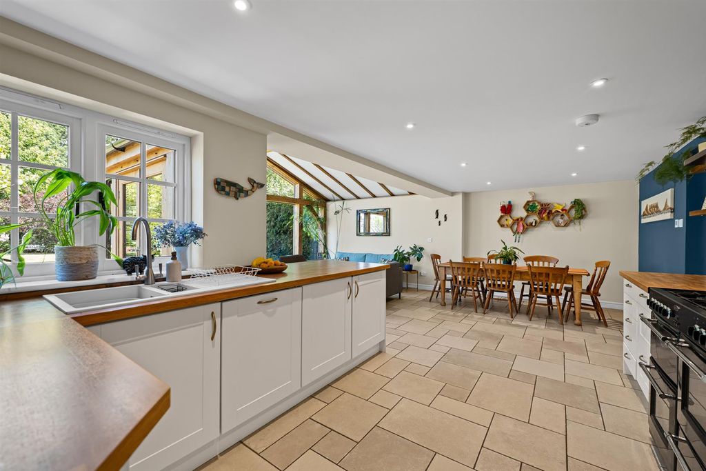 Property photo 2 of 42 Riverside Cottage-09.Jpg