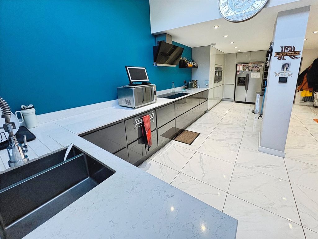 Property photo 3 of 19 Picture No. 03