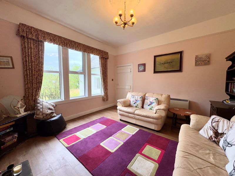 Property photo 3 of 17 Photo 6