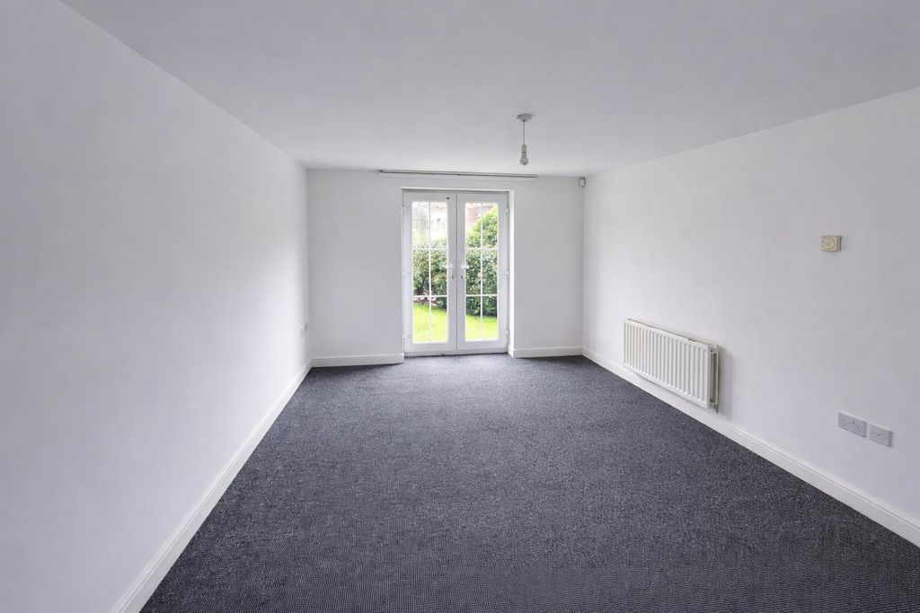 Property photo 2 of 10 Ef736A93-2336-4311-8772-30774c92F4F4.Png