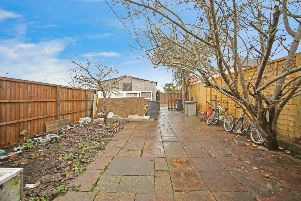 Property photo 3 of 16