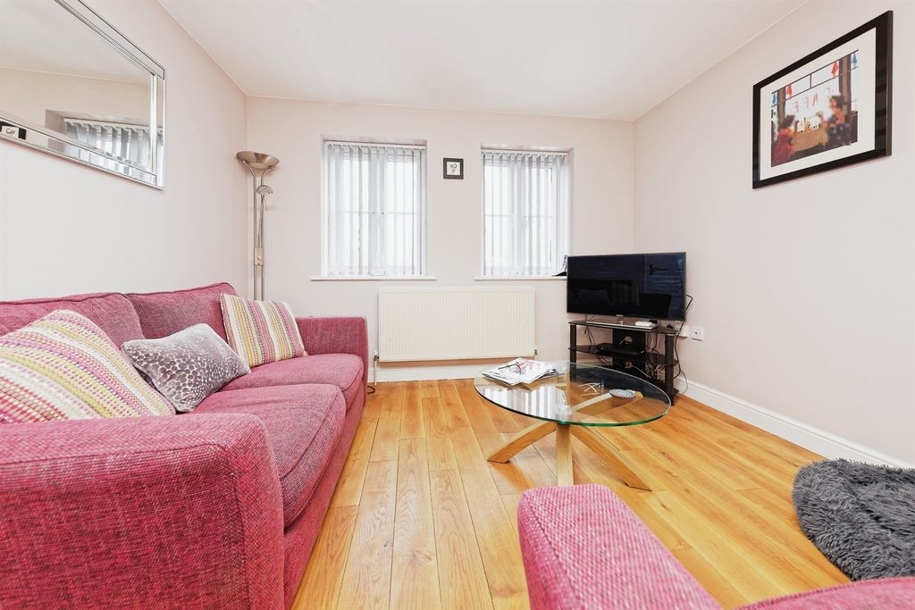 Property photo 3 of 12