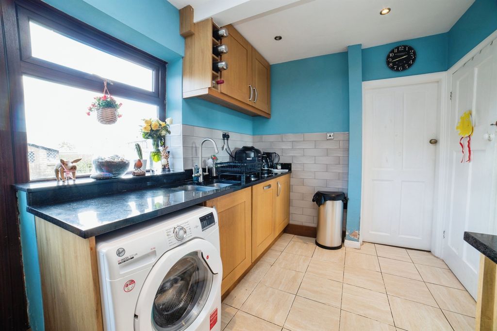 Property photo 3 of 16