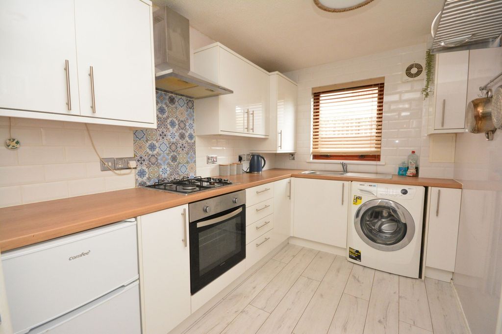 Property photo 3 of 11