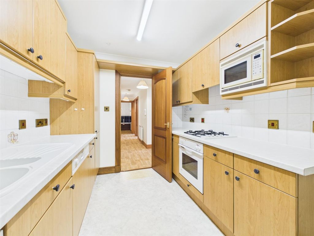 Additional image 5 of 2 bed flat for sale11 Riverview Park, Dundee Road, Perth PH2