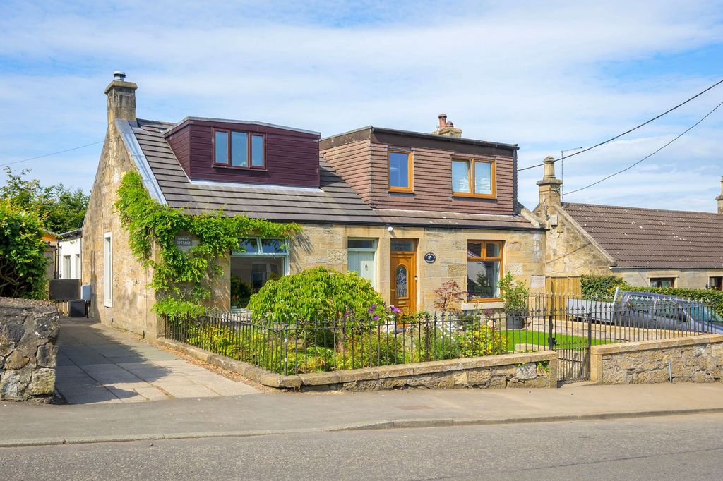 Property photo 1 of 32