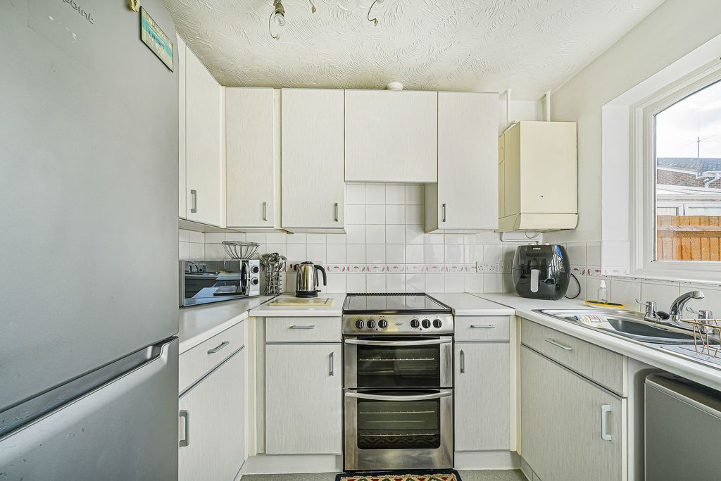 Property photo 3 of 17 Photo 8