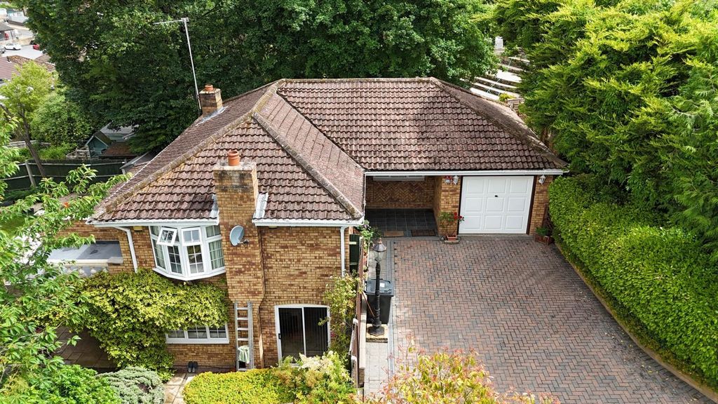 Property photo 1 of 20