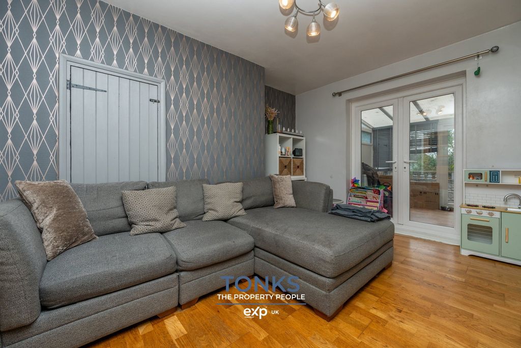 Property photo 2 of 13