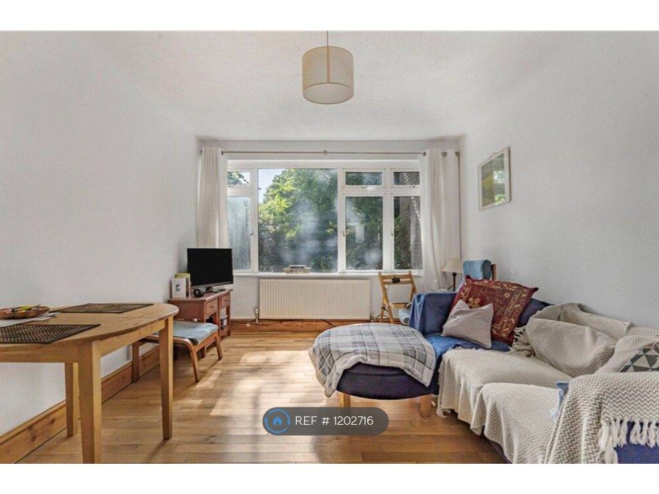 Property photo 1 of 12 Bright Aspect To Sunny Gardens With Mature Trees