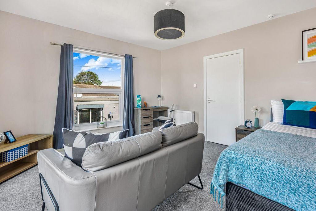 Property photo 3 of 9 Property Photo