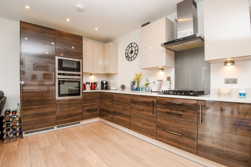 Property photo 3 of 8 182604 (4)