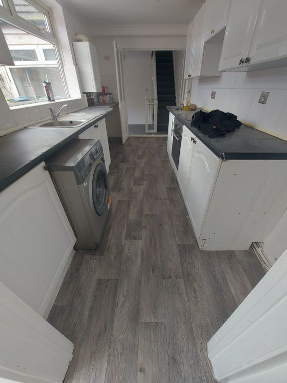 Property photo 3 of 10 Southview 11