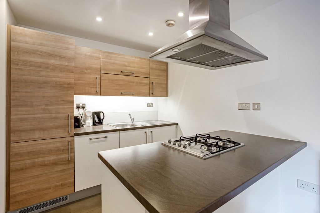 Property photo 2 of 8 Kitchen