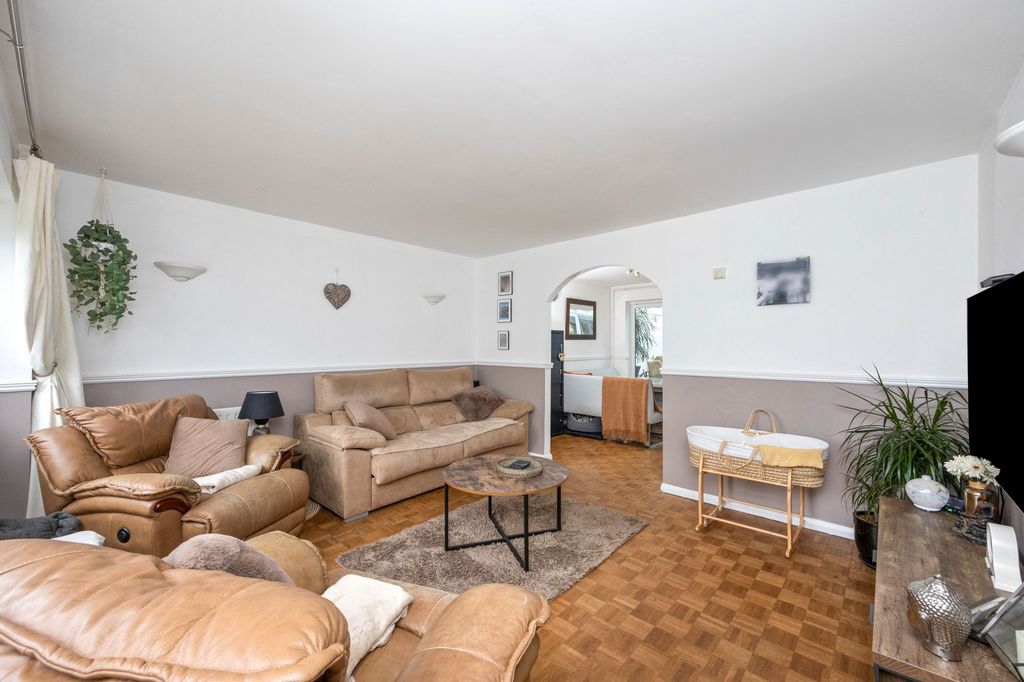 Property photo 2 of 19 Living Room