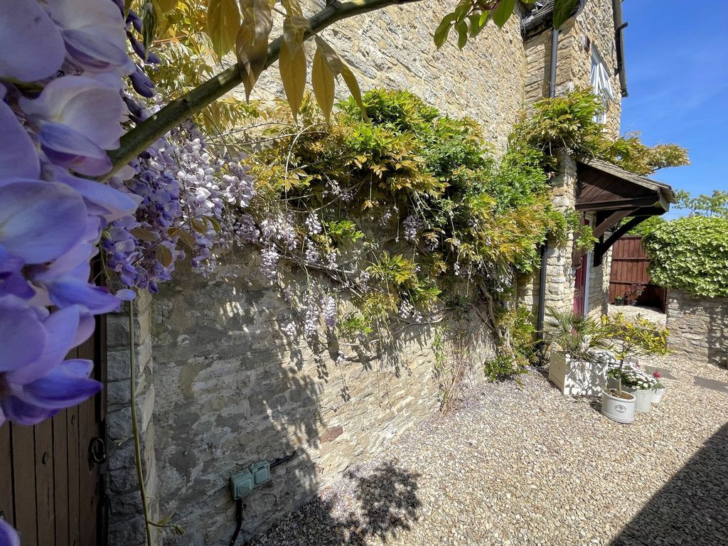 Property photo 2 of 24