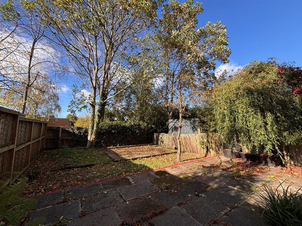 Property photo 2 of 14 Garden