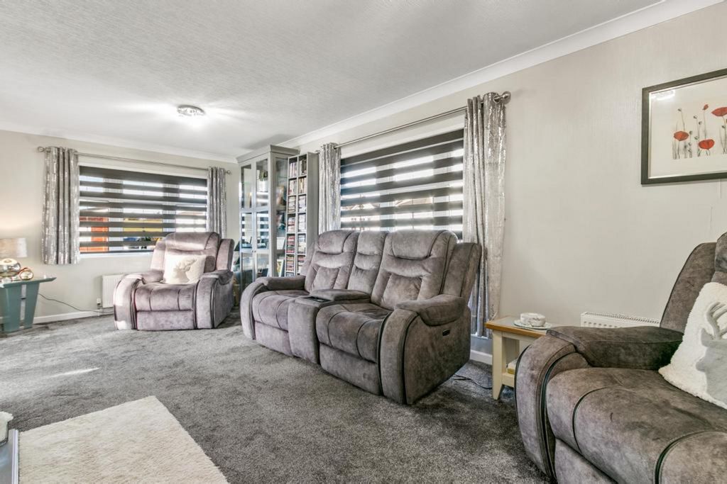 Property photo 2 of 30