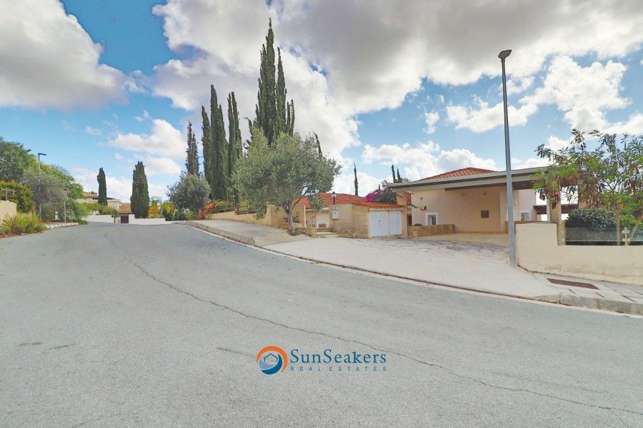 Property photo 3 of 56