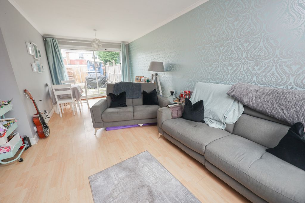 Property photo 2 of 24 4205792