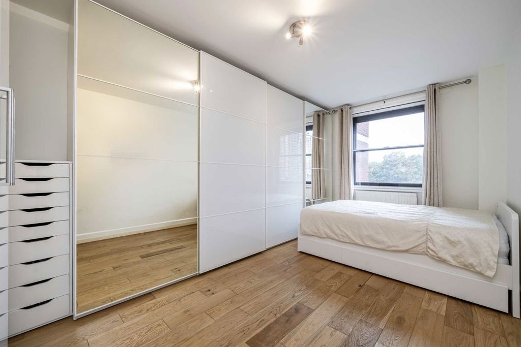 Property photo 3 of 5