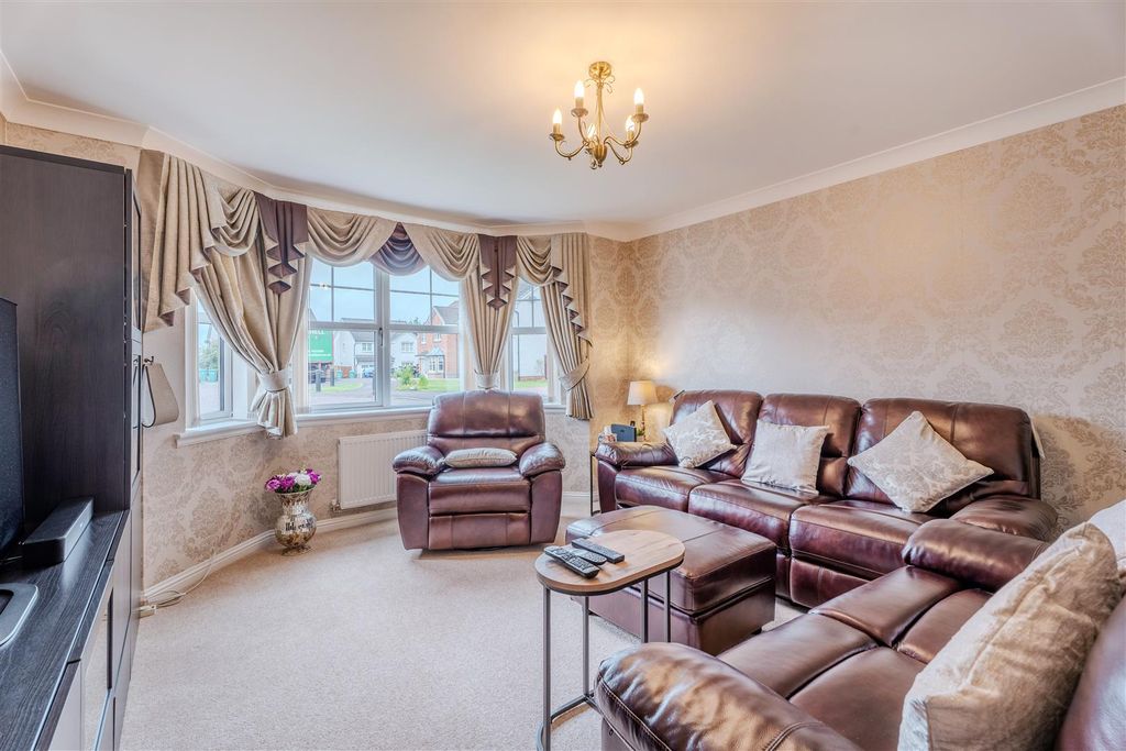 Property photo 3 of 33 10Lawers-14.Jpg