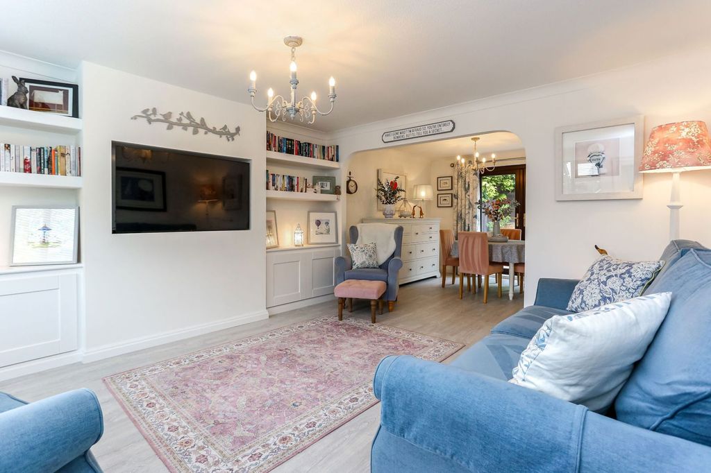 Property photo 2 of 40