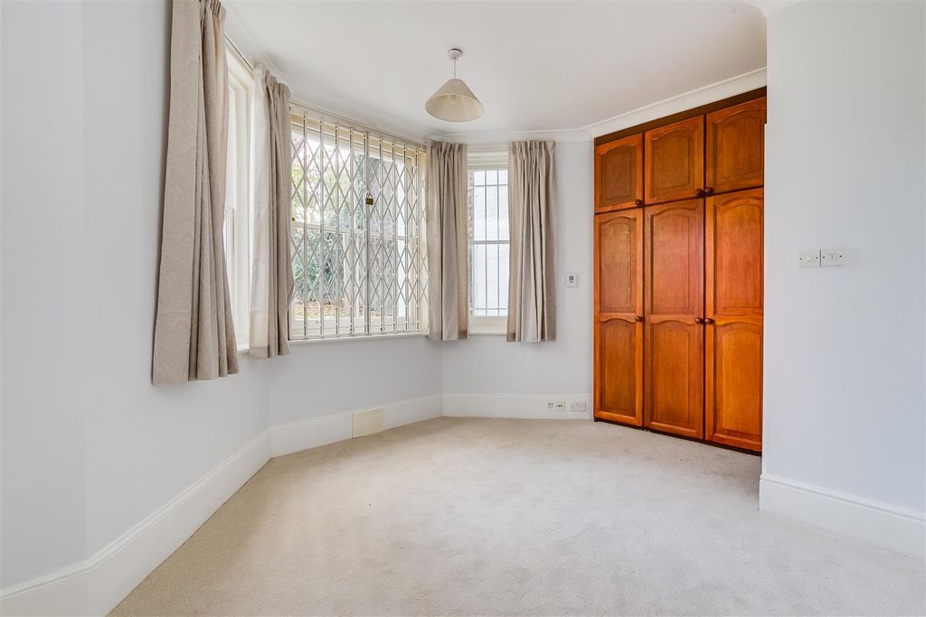 Property photo 3 of 7