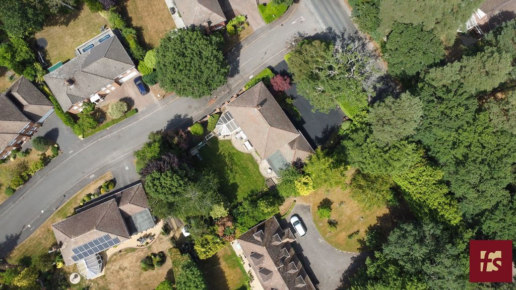 Additional image 36 of 5 bed detached house for saleTalisman Close, Crowthorne, Berkshire RG45