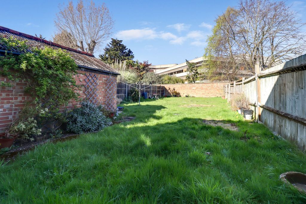 Property photo 3 of 16