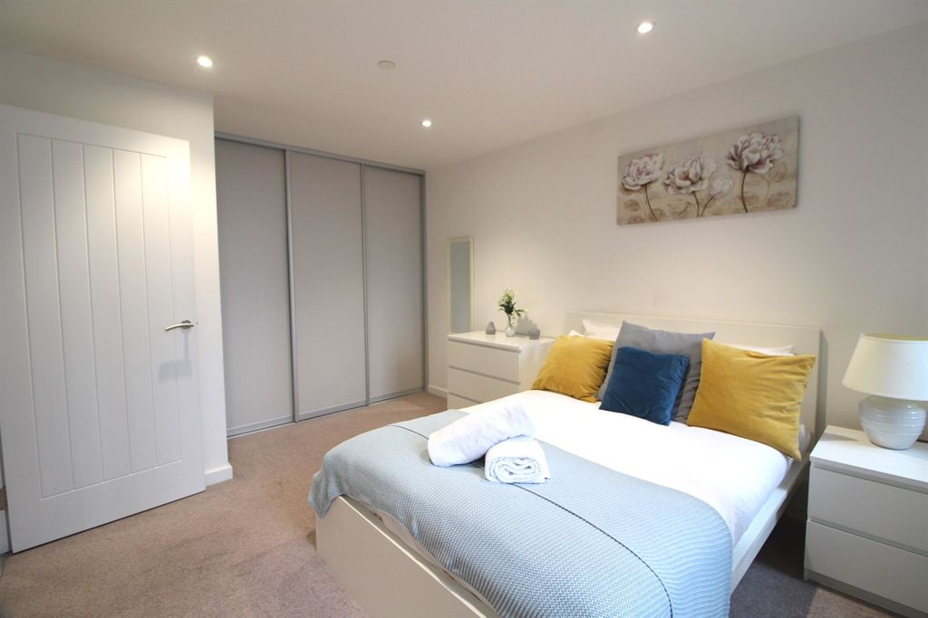 Property photo 3 of 9 Bedroom 2