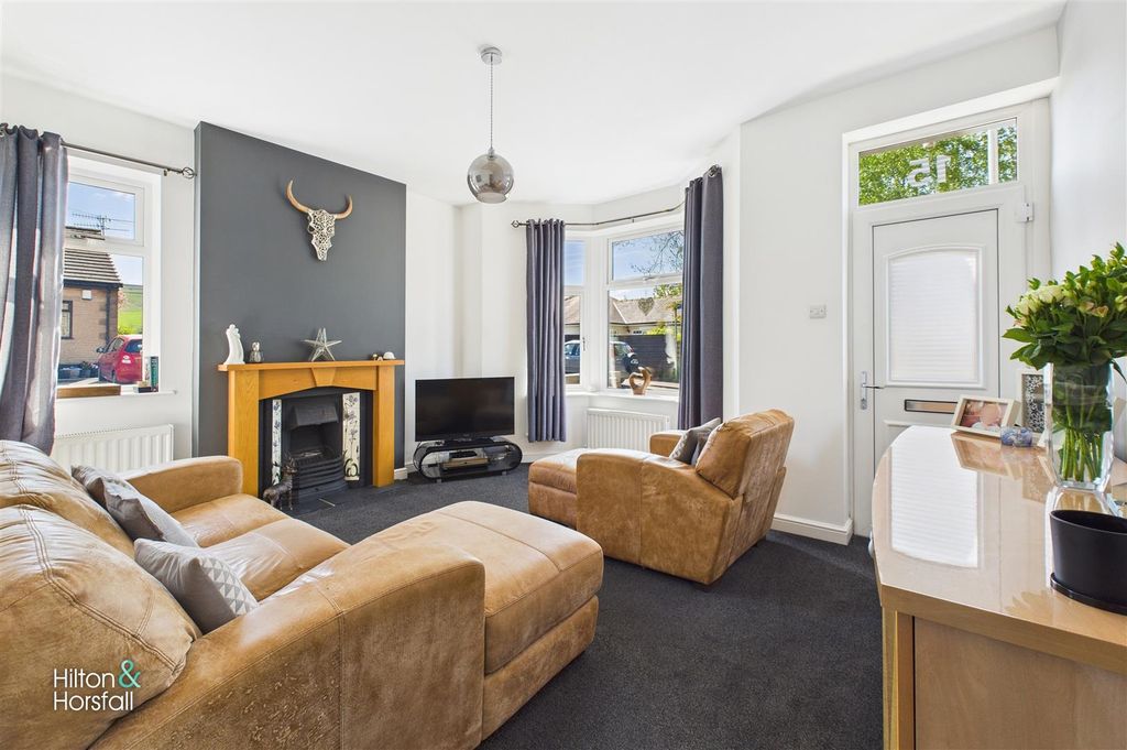 Property photo 2 of 15 Linden Road