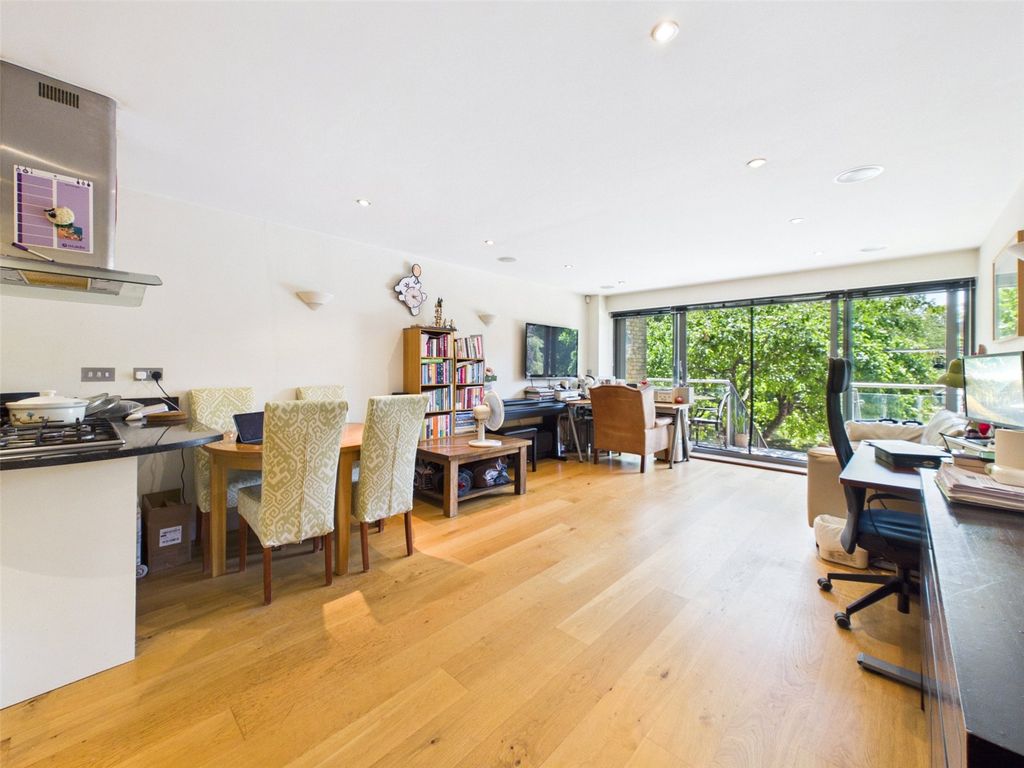 Property photo 3 of 9 Picture No. 20