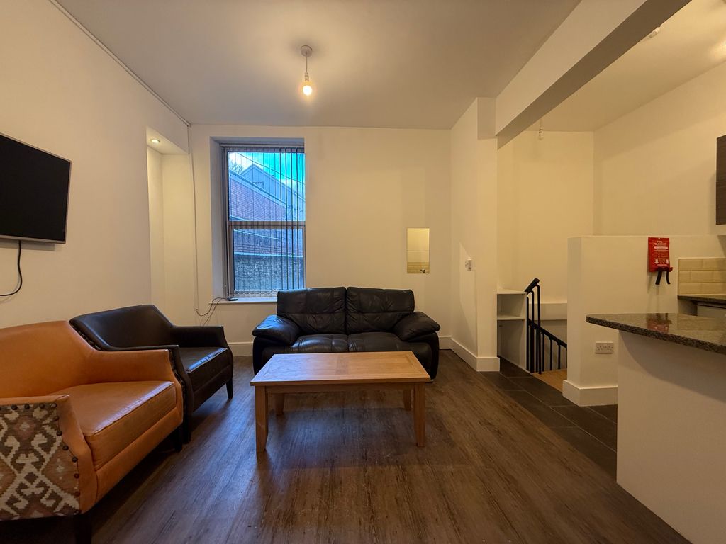 Property photo 3 of 6