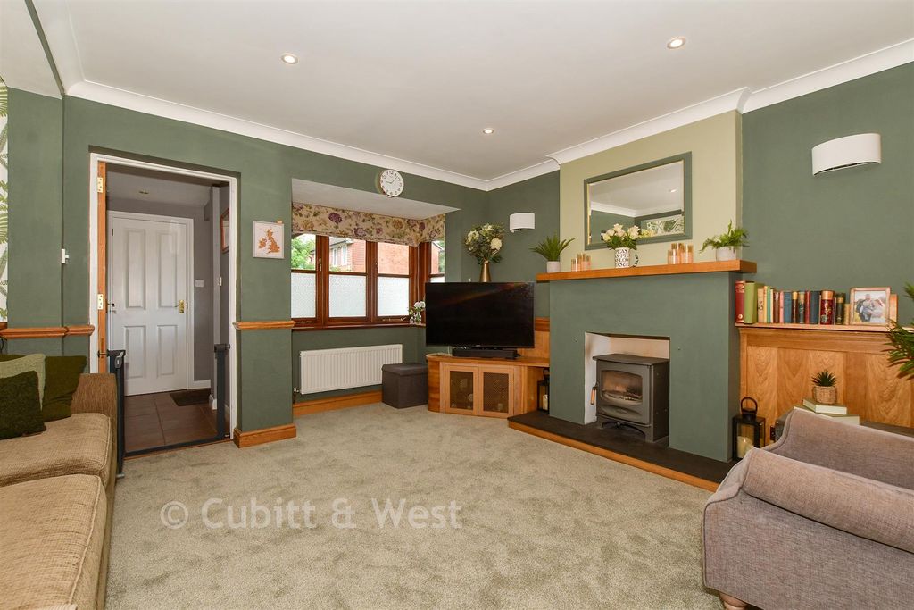 Property photo 2 of 19 Lounge/Dining Room