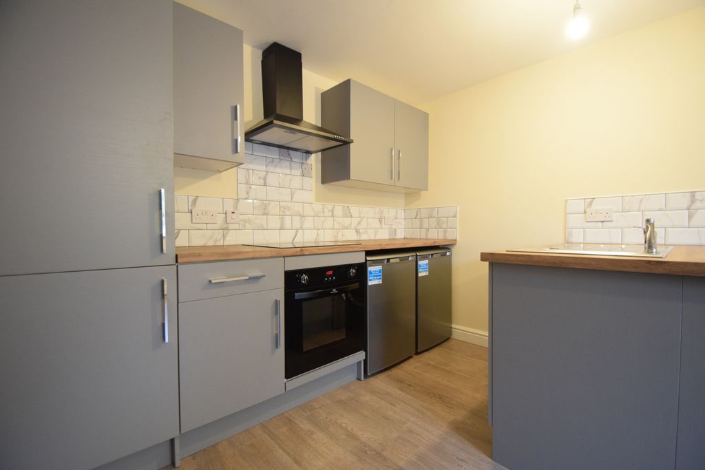 Property photo 3 of 7 Photo 4