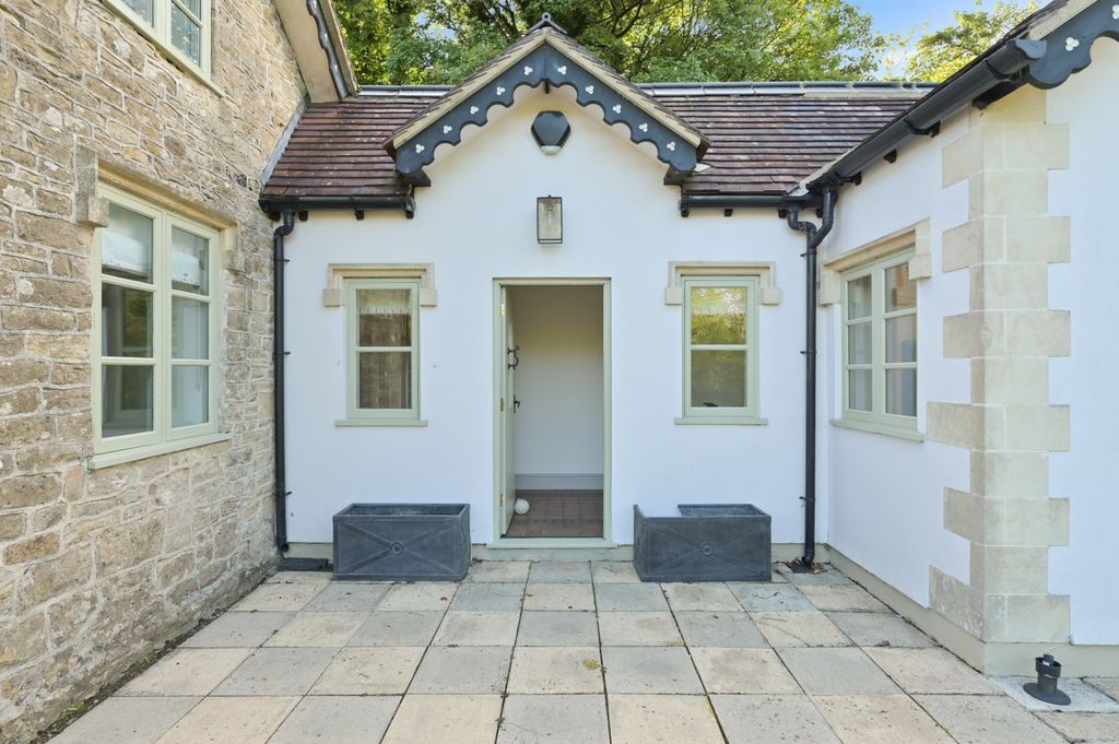 Property photo 2 of 15 Picture No. 51