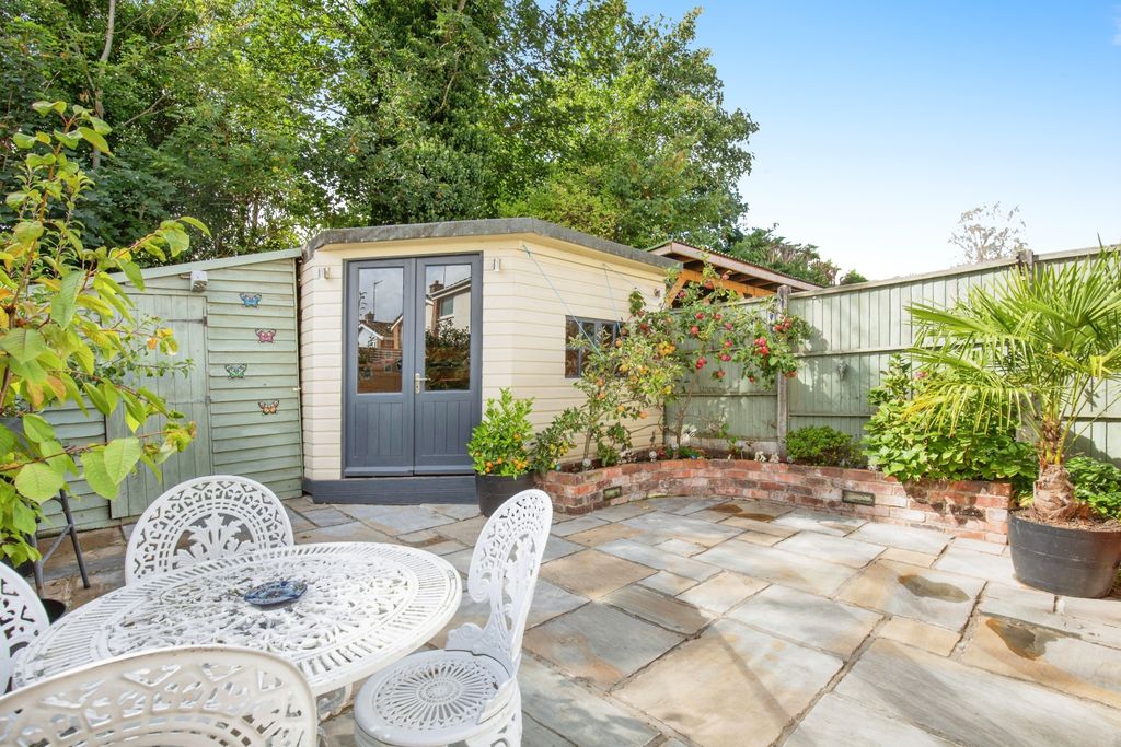 Property photo 3 of 18 7E6165cd-Mw-8372