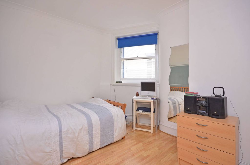 Property photo 3 of 8