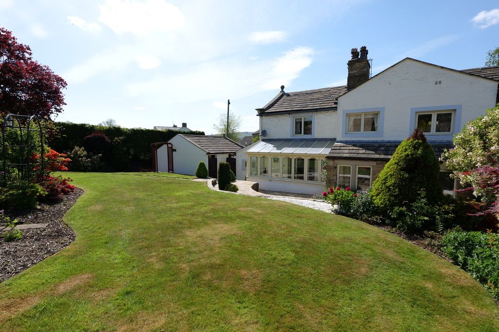 Property photo 2 of 30