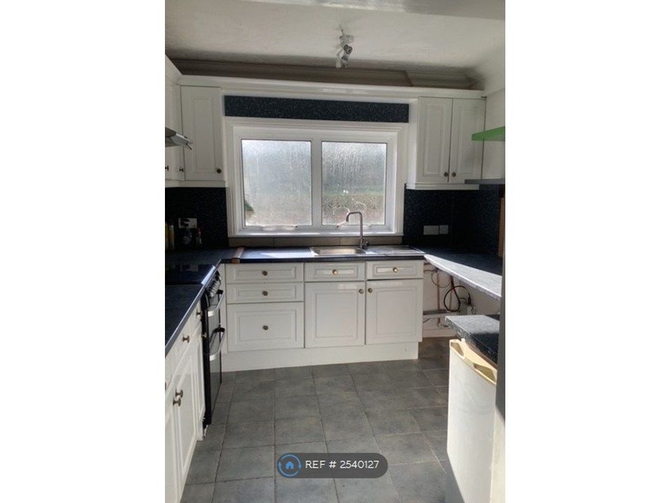 Property photo 2 of 17 Kitchen