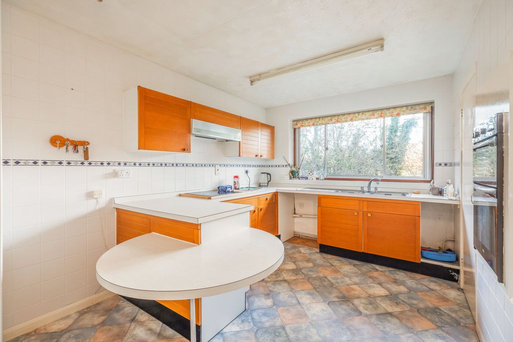 Property photo 3 of 13 Kitchen