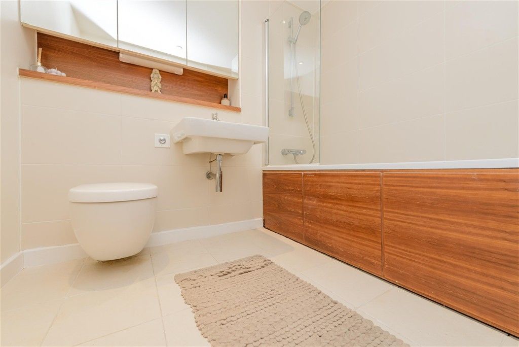 Property photo 2 of 6 Bathroom