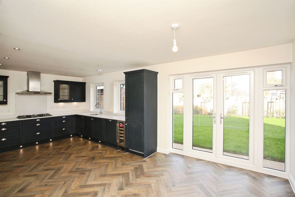 Property photo 3 of 33