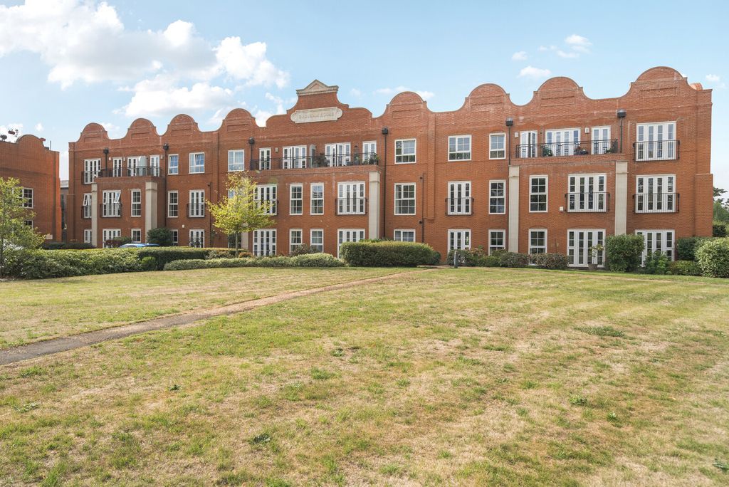 Property photo 1 of 13 1347604-2-68B5624...
