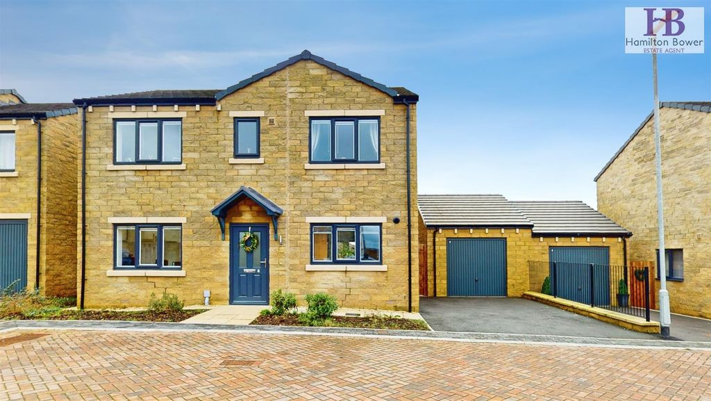 Property photo 1 of 19 External
