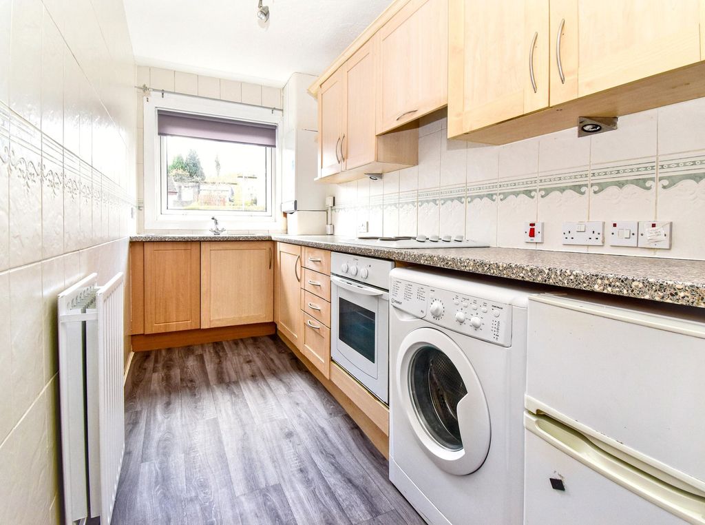 Property photo 3 of 6 Kitchen