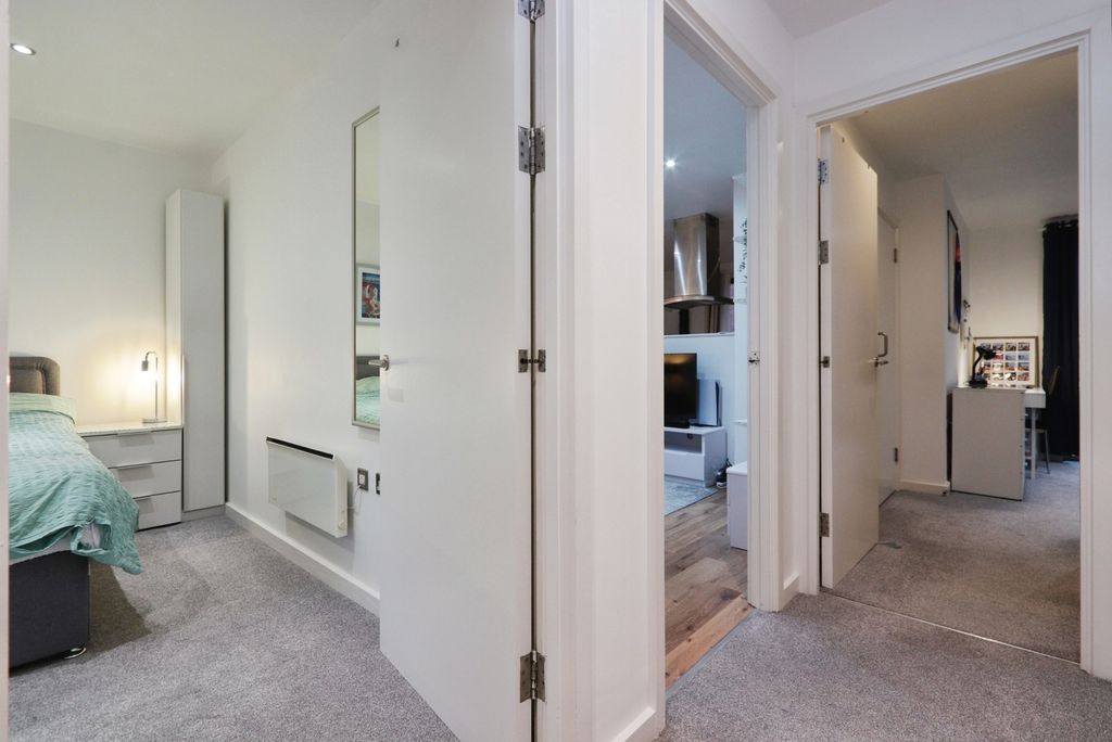 Property photo 2 of 12 Photo