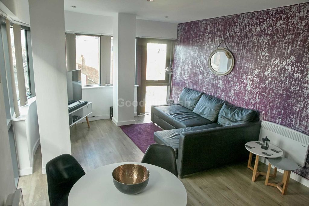Property photo 2 of 19